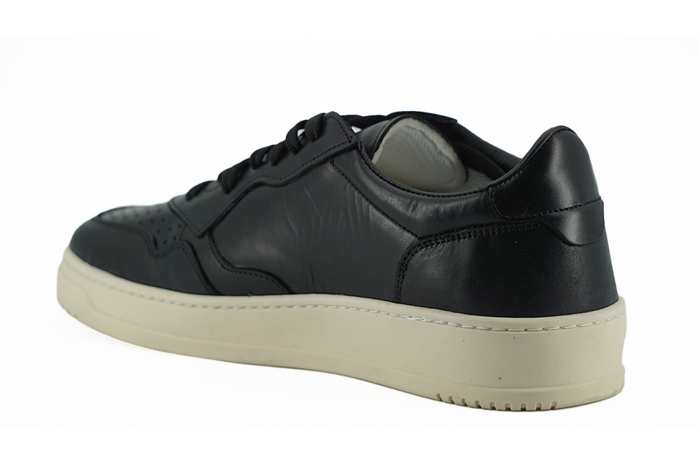 Elegant Black Leather Sneakers - Unisex Style