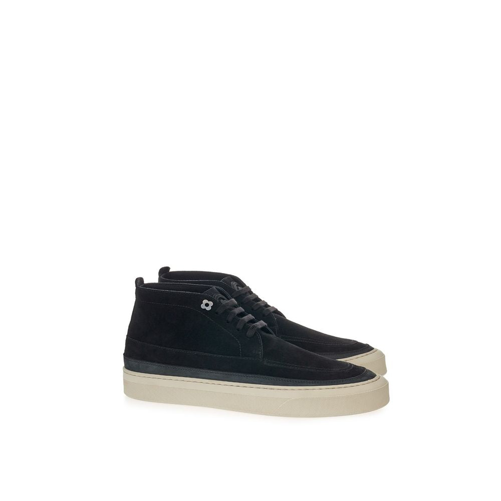 Elegant Suede Sneakers in Timeless Black